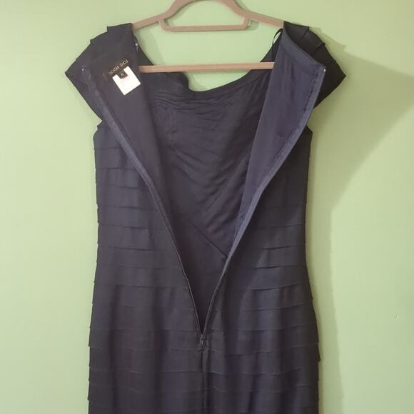 TADASHI SHOJI Women's Tiered Navy Floral Embellishment Cocktail Dress Size 8 - Picture 3 of 10